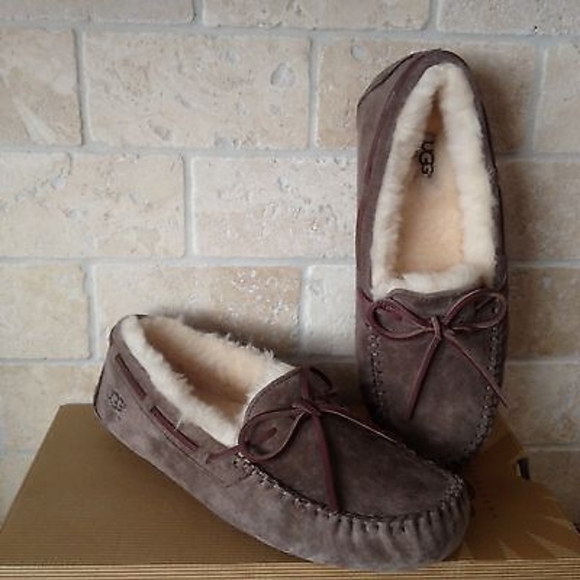UGG Dakota Brown Faux Fur Loafers Size 9 - Picture 1 of 9